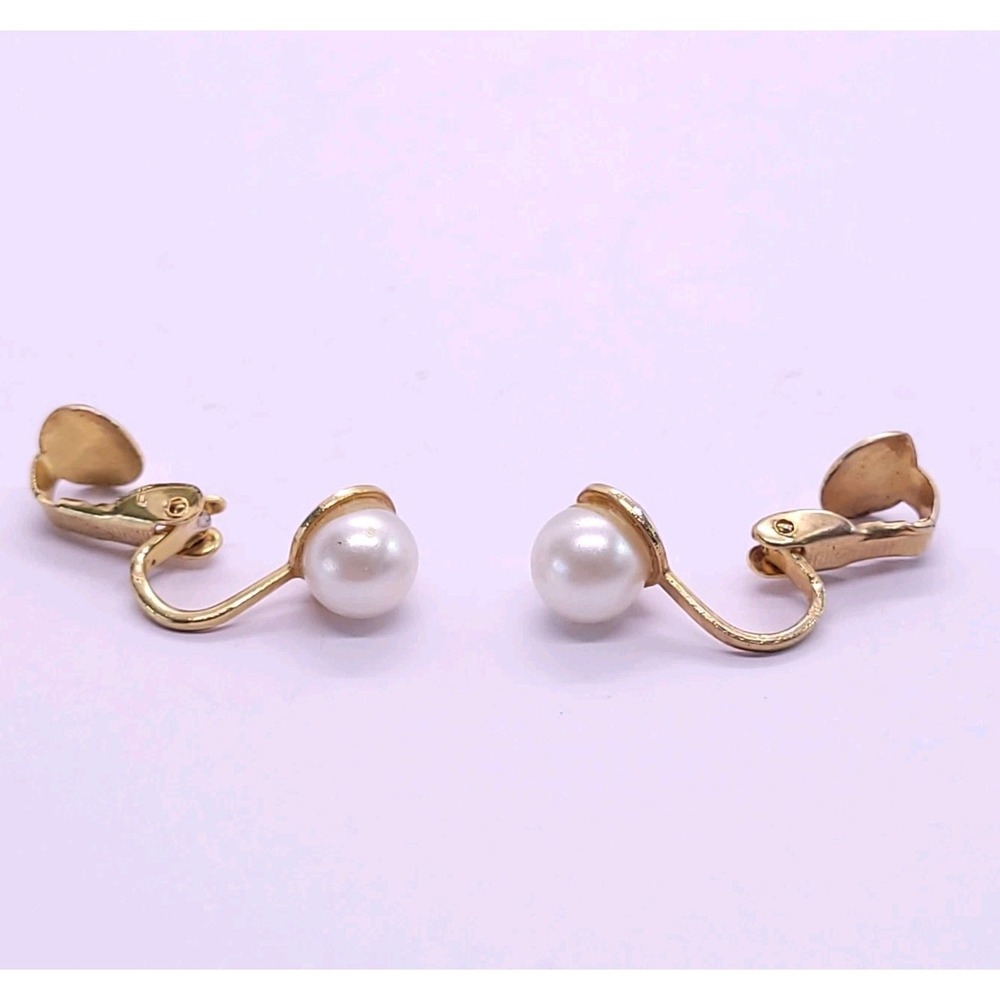 Vintage 6.8mm Pearl Gold Tone Clip-On Earrings Classic Minimalist